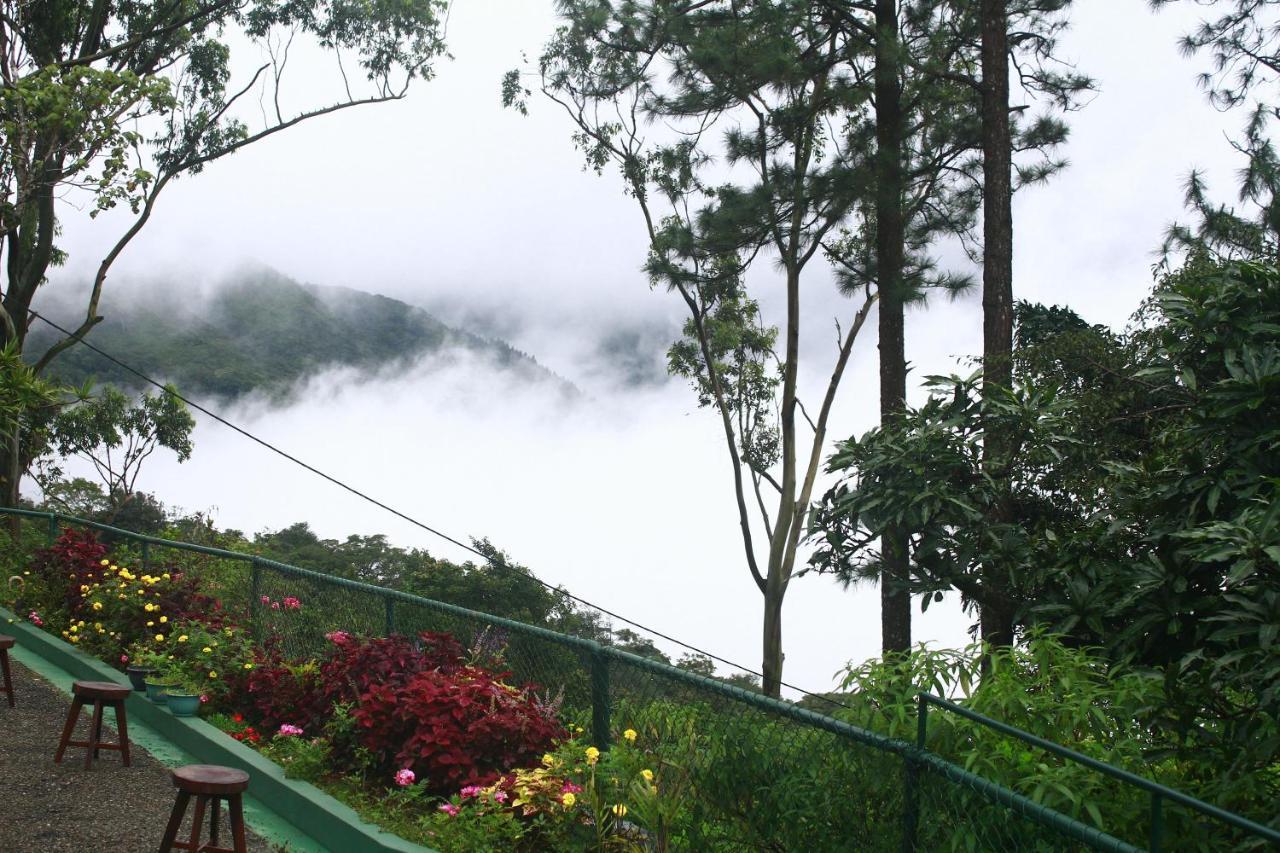 The Riverston Grand Matale Luaran gambar