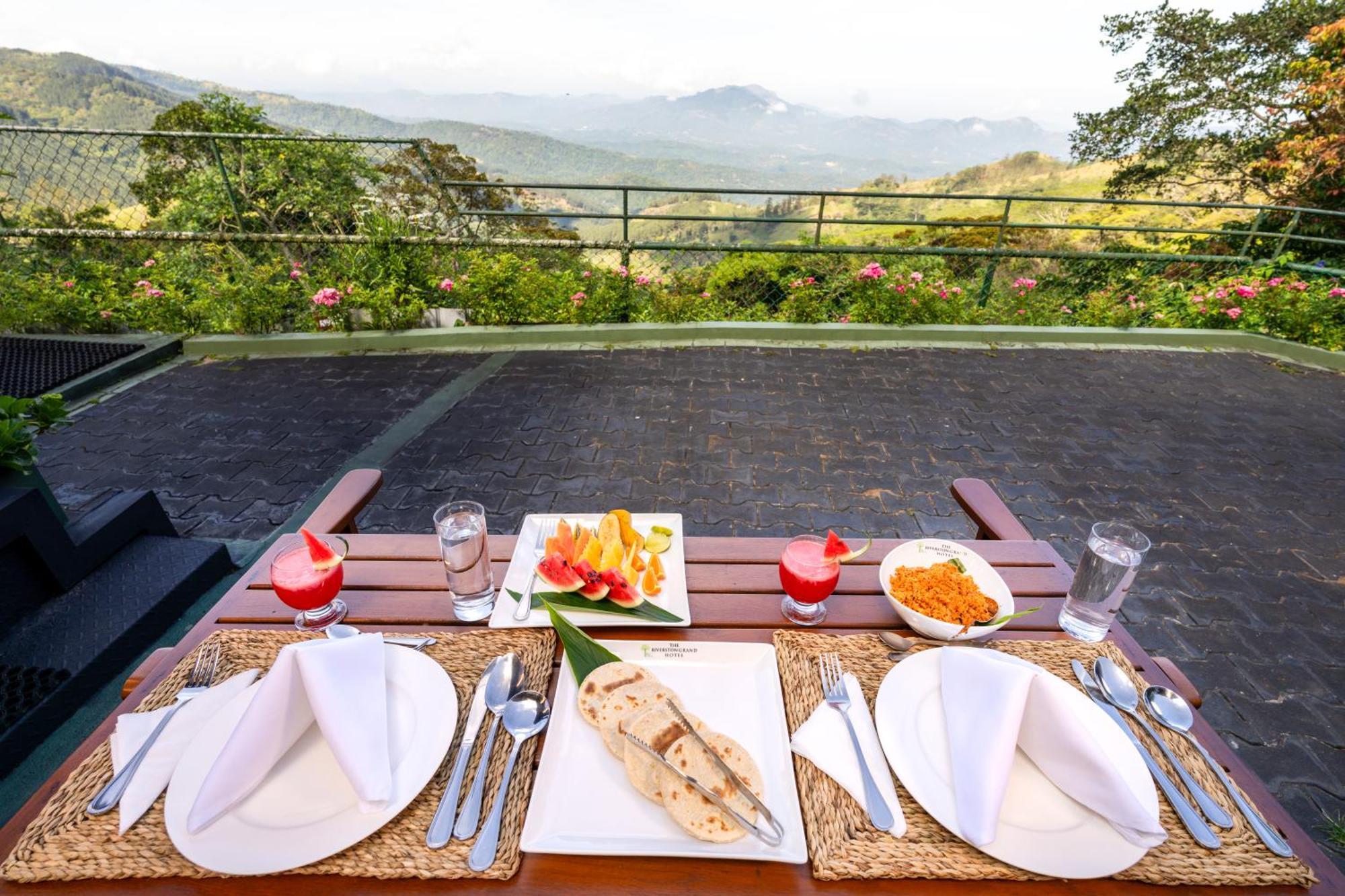 The Riverston Grand Matale Luaran gambar