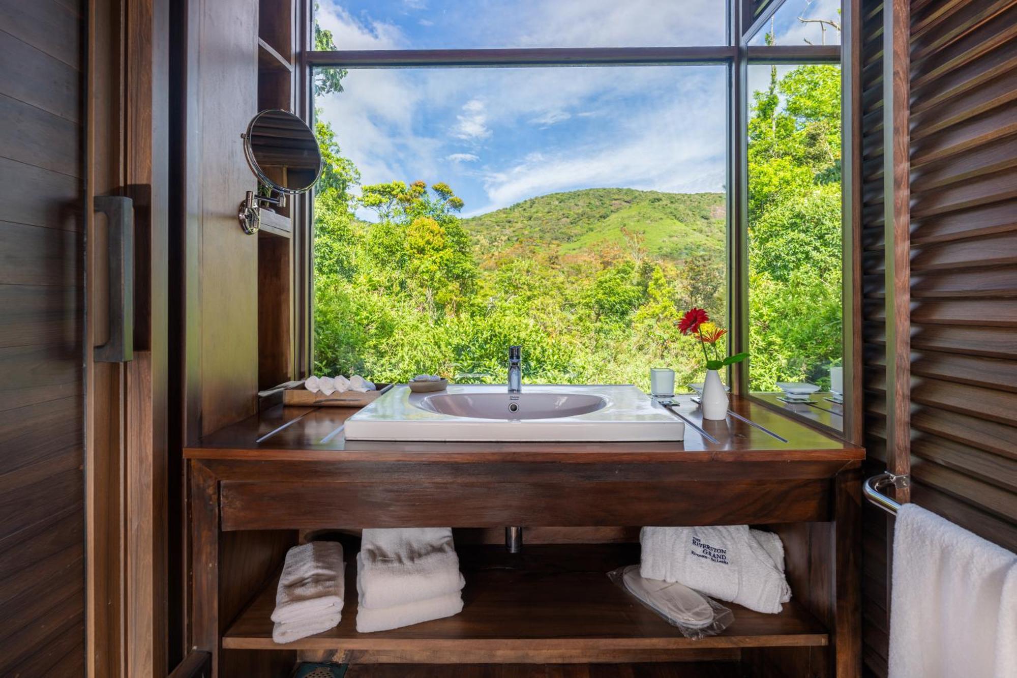 The Riverston Grand Matale Luaran gambar
