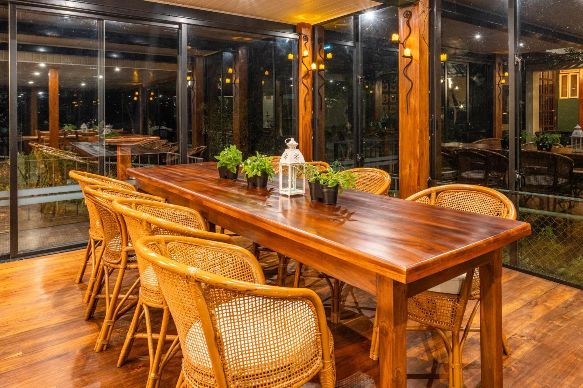 The Riverston Grand Matale Luaran gambar